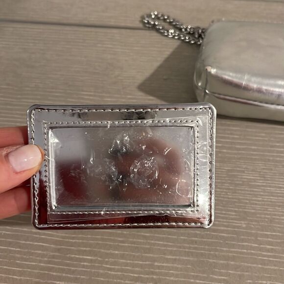 Bobbi Brown Metallic Silver small clutch for makeup or sunglasses - Picture 4 of 6